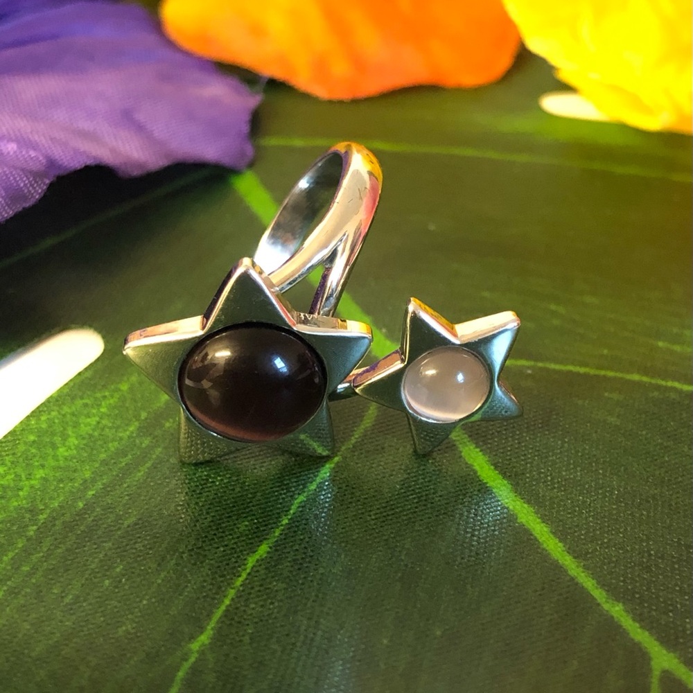 Star Ring - Picture 3 of 12